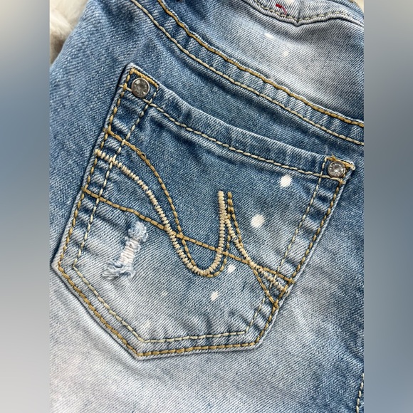 Zanadi 9 distressed rhinestone Jean shorts size 9 - Picture 6 of 6